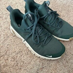 Nike women’s Green metcon/free training Shoes